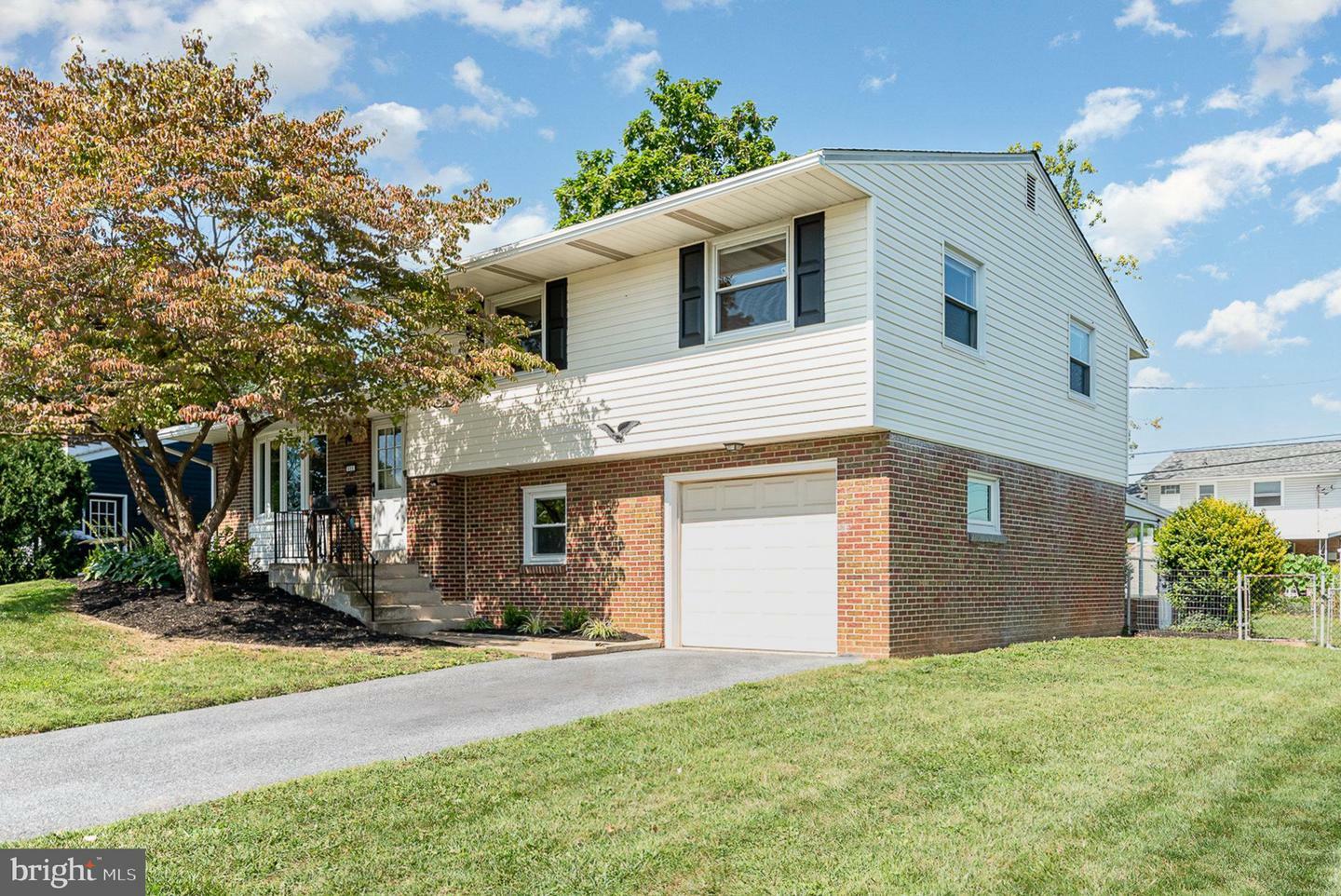 Property Photo:  111 Winston Drive  PA 17055 