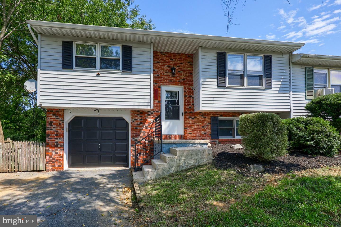 Property Photo:  29 Pickford Drive  PA 17603 