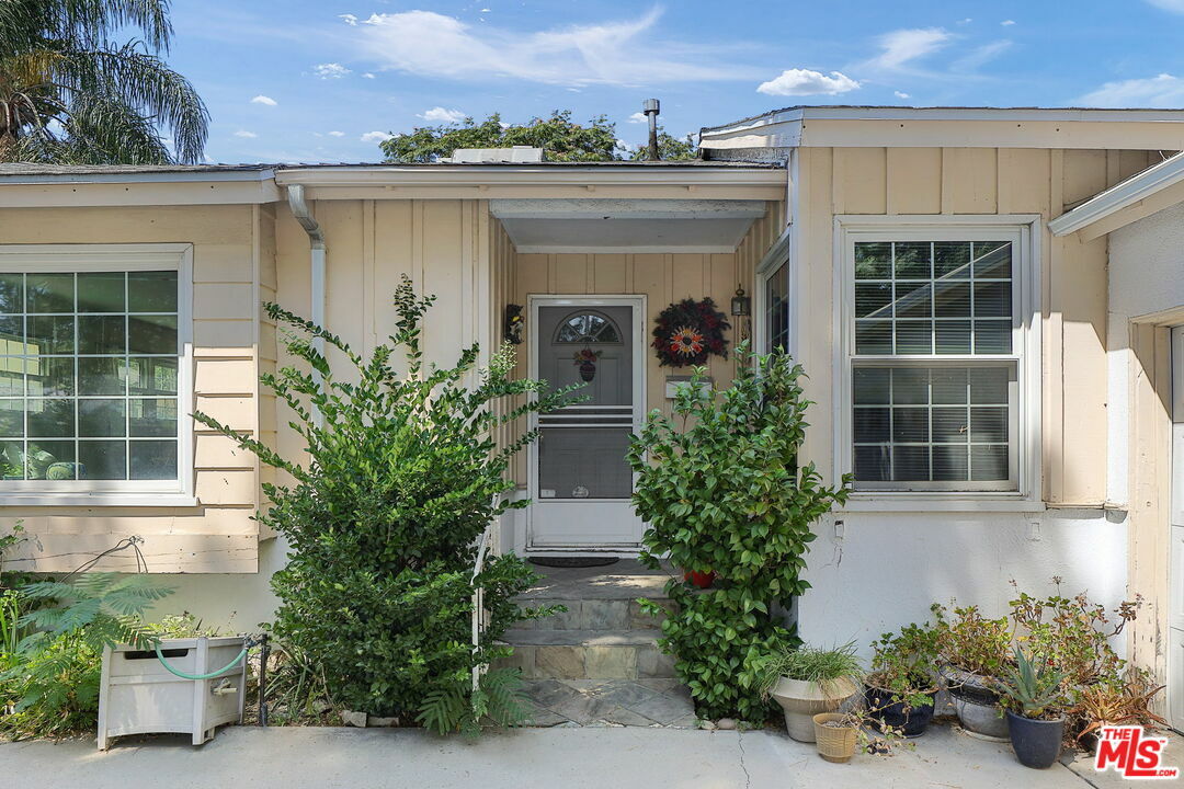 Property Photo:  8127   Natick Ave  CA 91402 