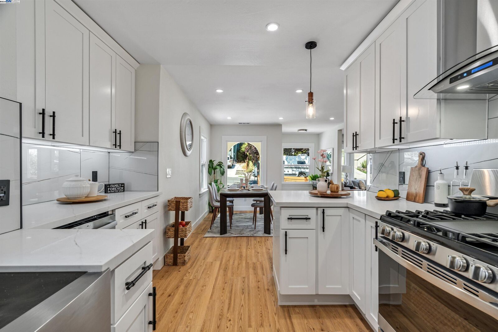 Property Photo: 2718 Rawson St CA 94619