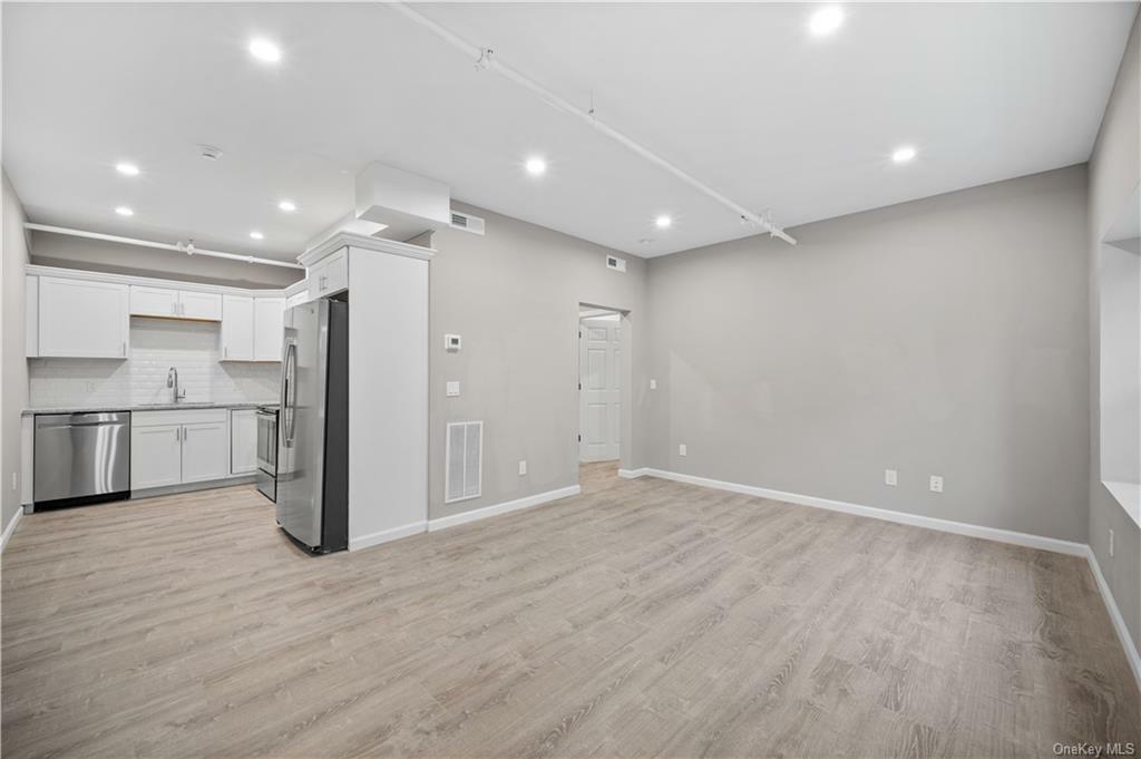 Property Photo:  108 N Kensico Avenue 7B  NY 10604 