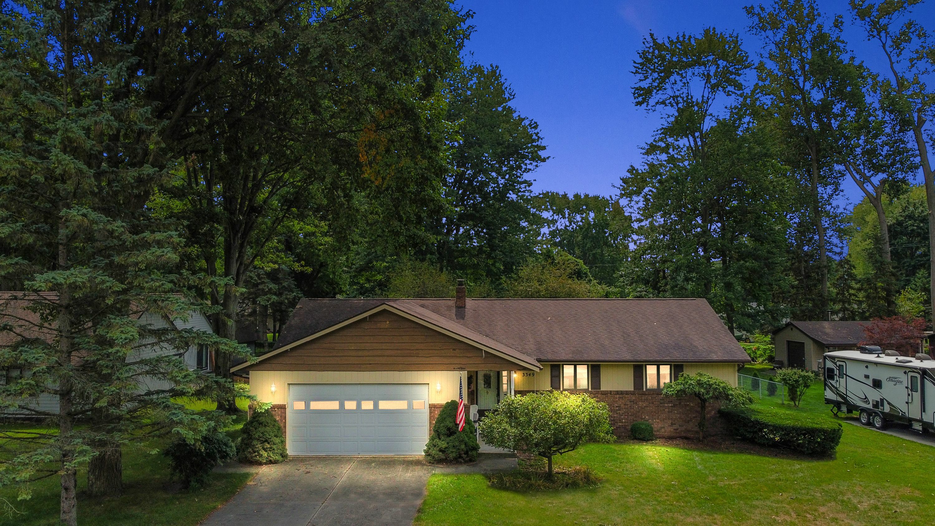 Property Photo:  3349 Clyde Drive  MI 48059 2527 