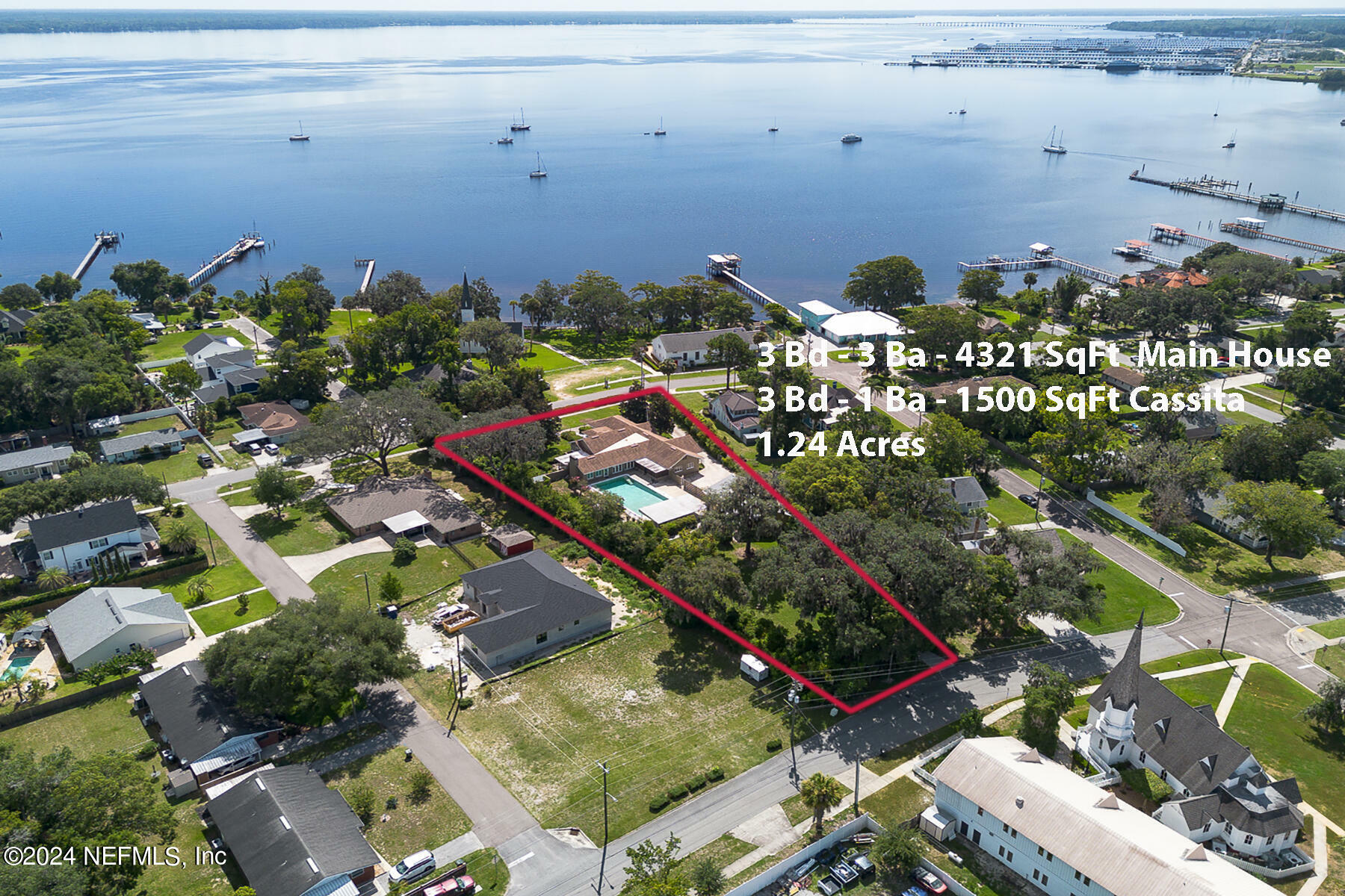 Property Photo:  411 St Johns Avenue  FL 32043 