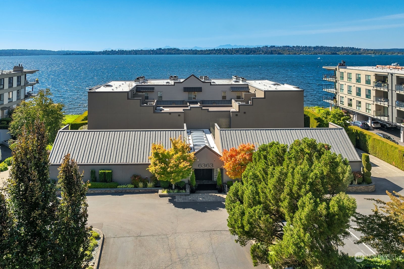 Property Photo:  6363 Lake Washington Boulevard NE 103  WA 98033 