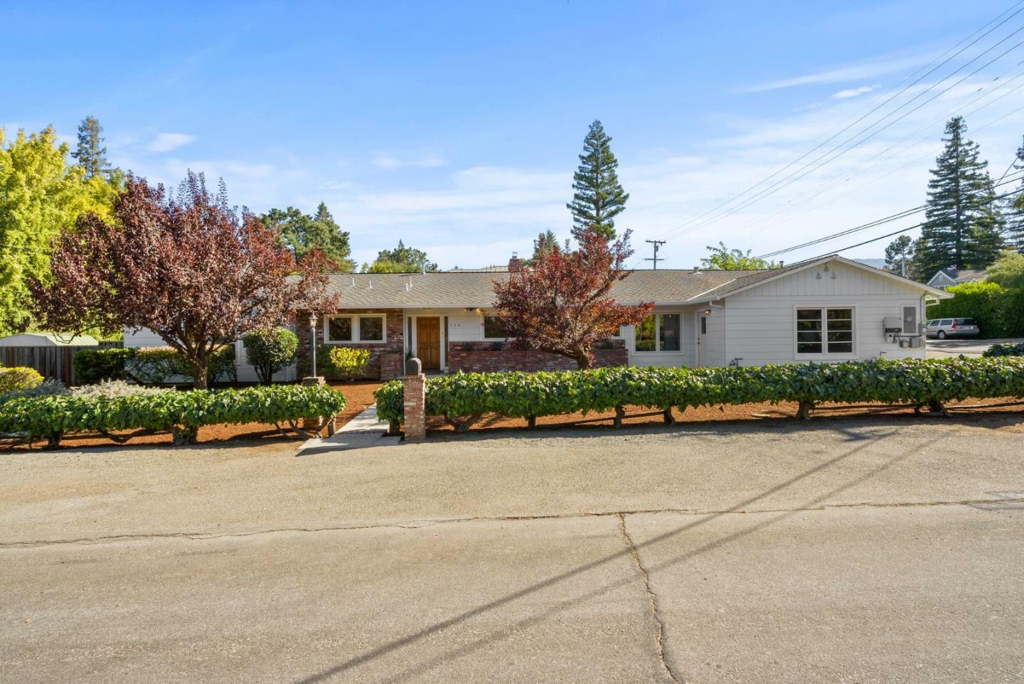 Property Photo:  524 Harrington Avenue  CA 94024 