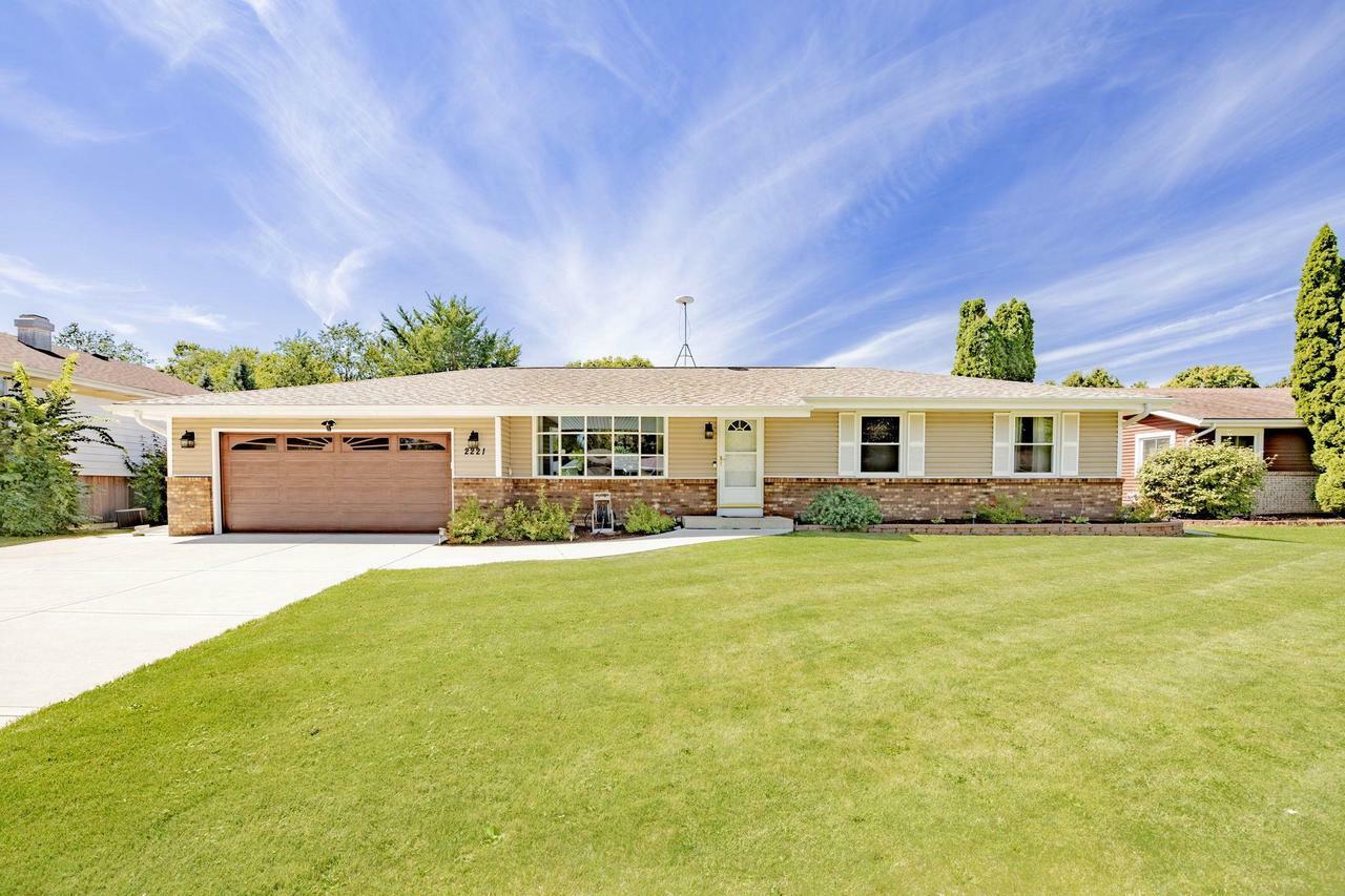 Property Photo:  2221 North Sumac Drive  WI 53545 