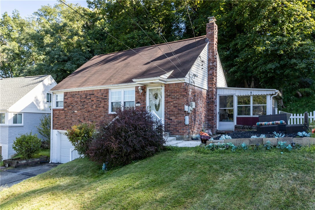 Property Photo:  3016 Blackridge Ave  PA 15235 