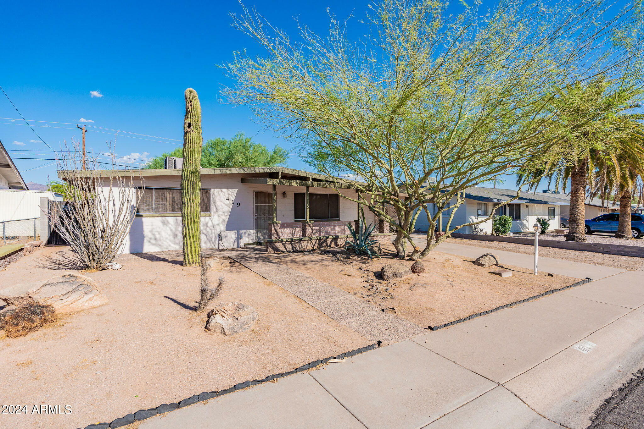 Property Photo:  419 S Cardinal Drive  AZ 85120 