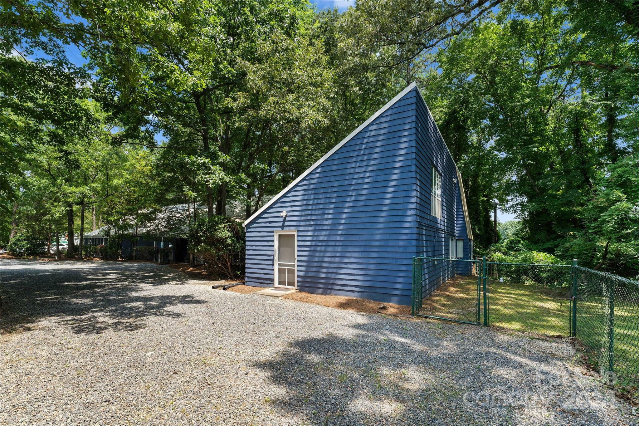 Property Photo:  1346 Hill Road  NC 28210 