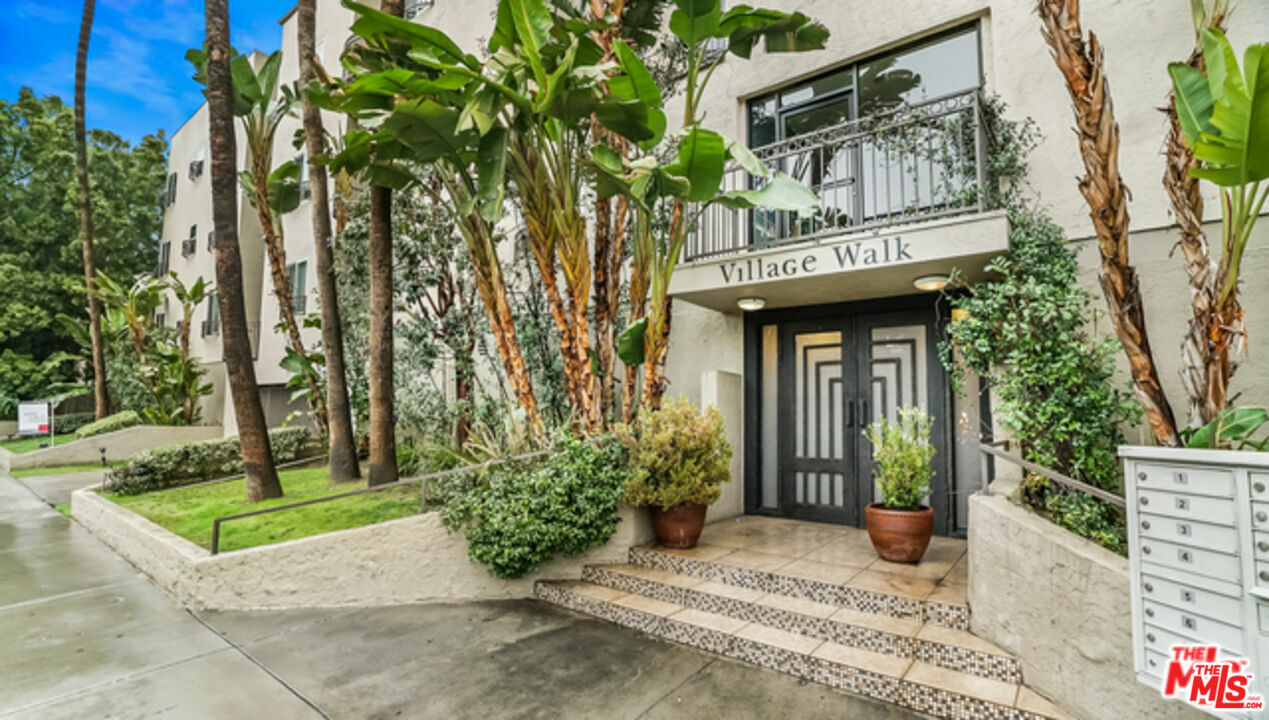 Property Photo:  5430 Bellingham Ave 306  CA 91607 