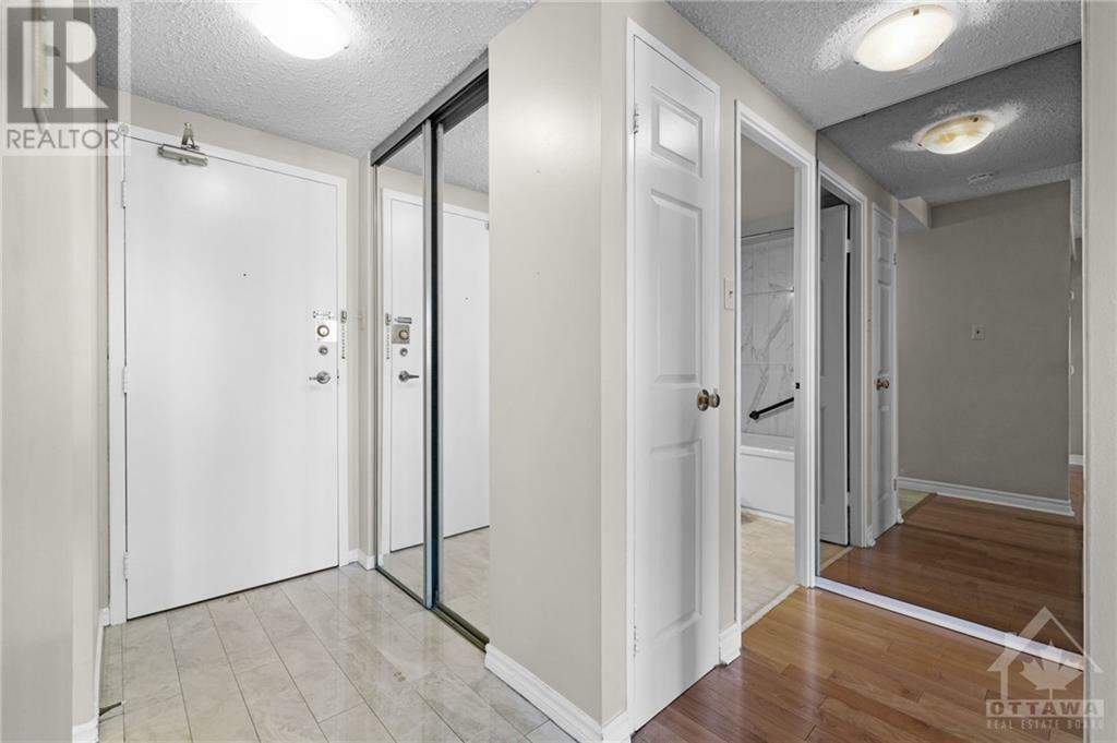 Photo de la propriété:  530 Laurier Avenue West 909  ON K1R 7T1 