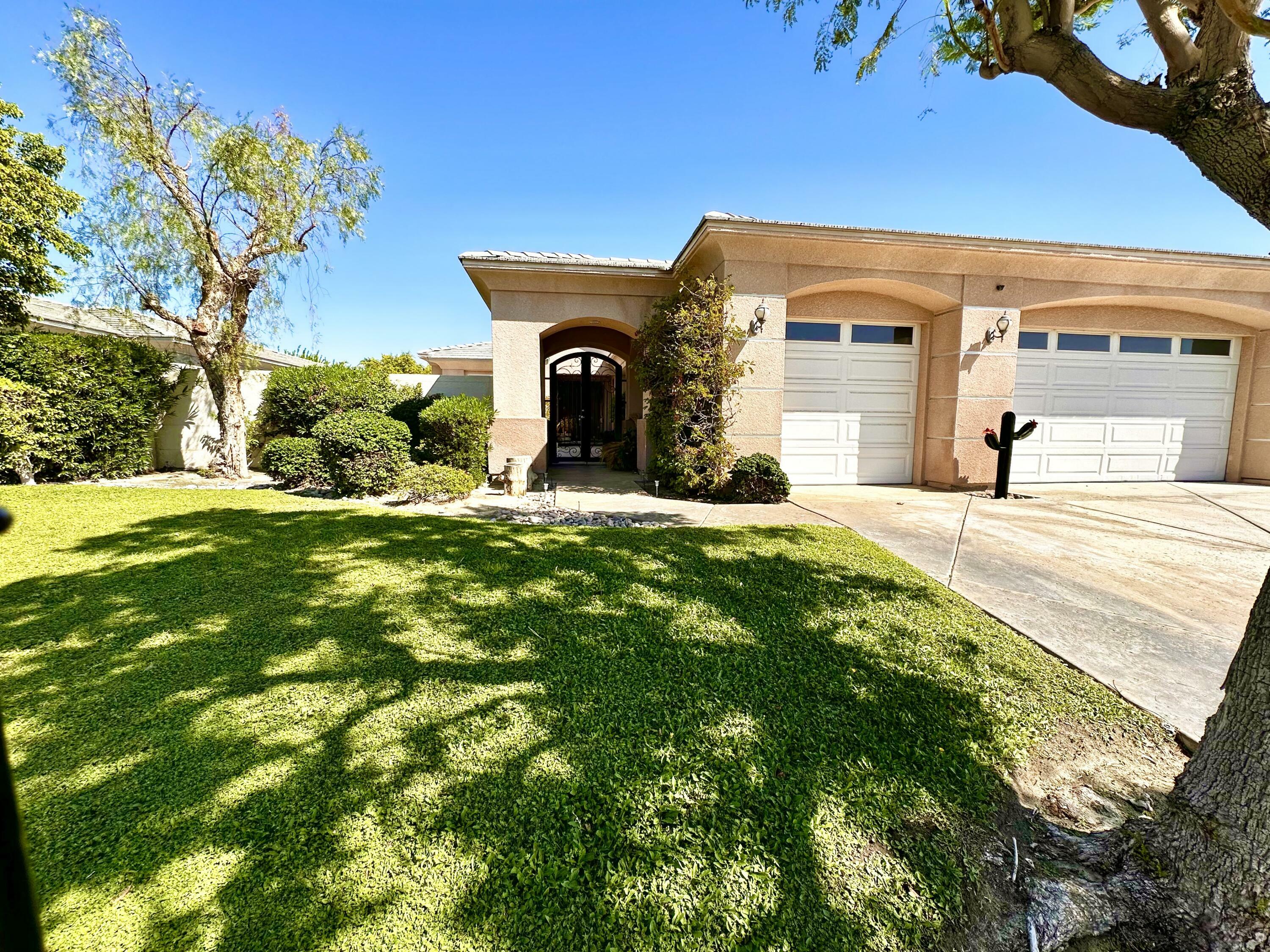 Property Photo:  62 Victor Hugo Road  CA 92270 