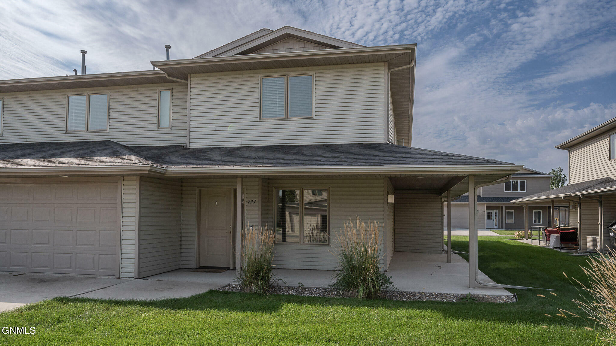 Property Photo:  727 Mayflower Drive  ND 58504 