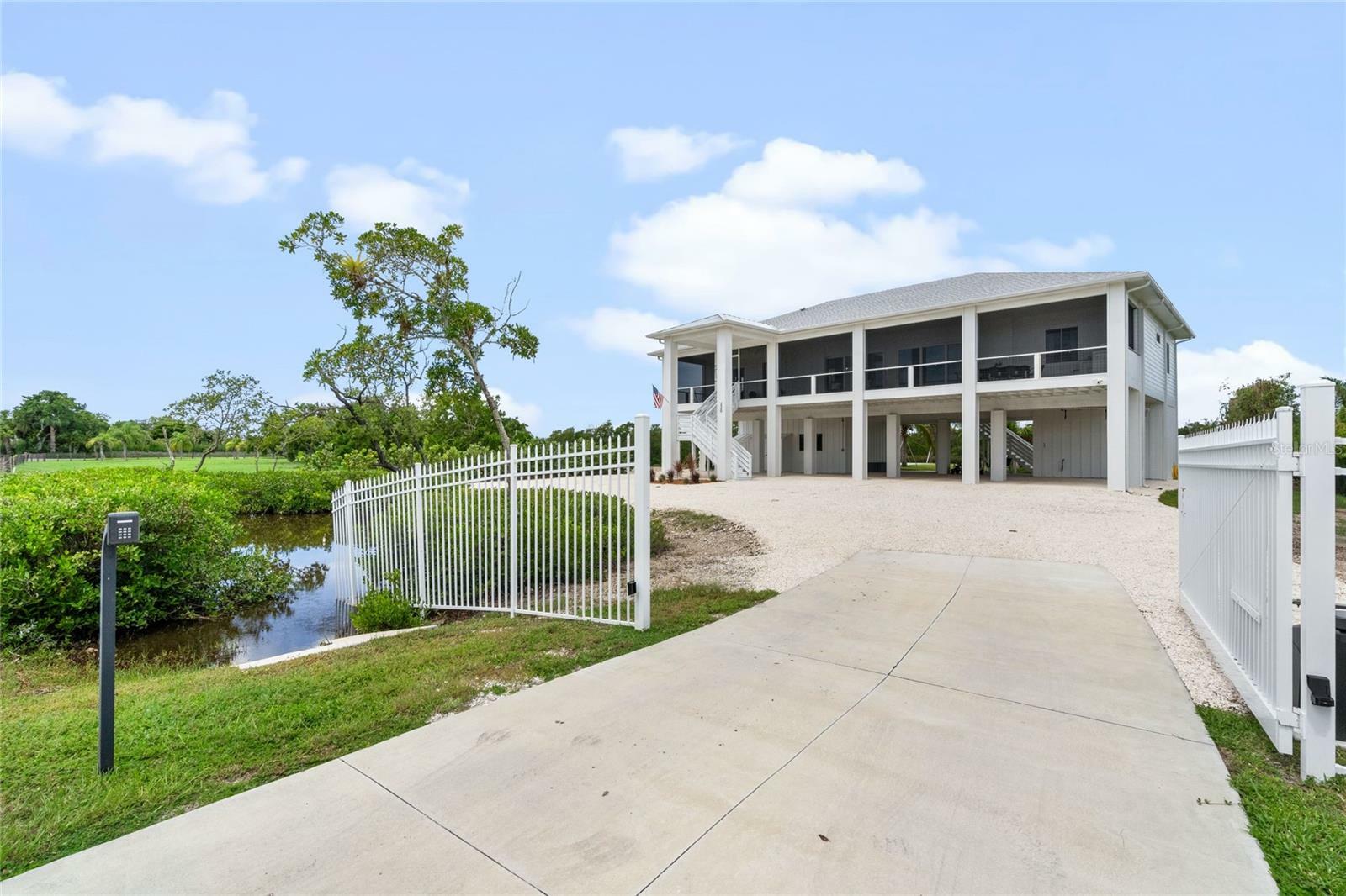 Property Photo:  220 Horseshoe Loop Road  FL 34250 