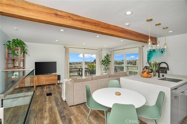 Property Photo: 833 5th Street 2 CA 90254
