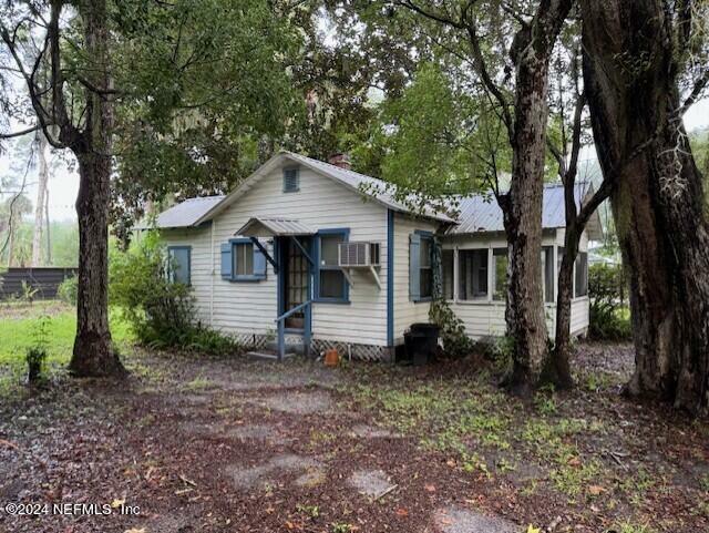 Property Photo:  101 2nd Avenue  FL 32193 