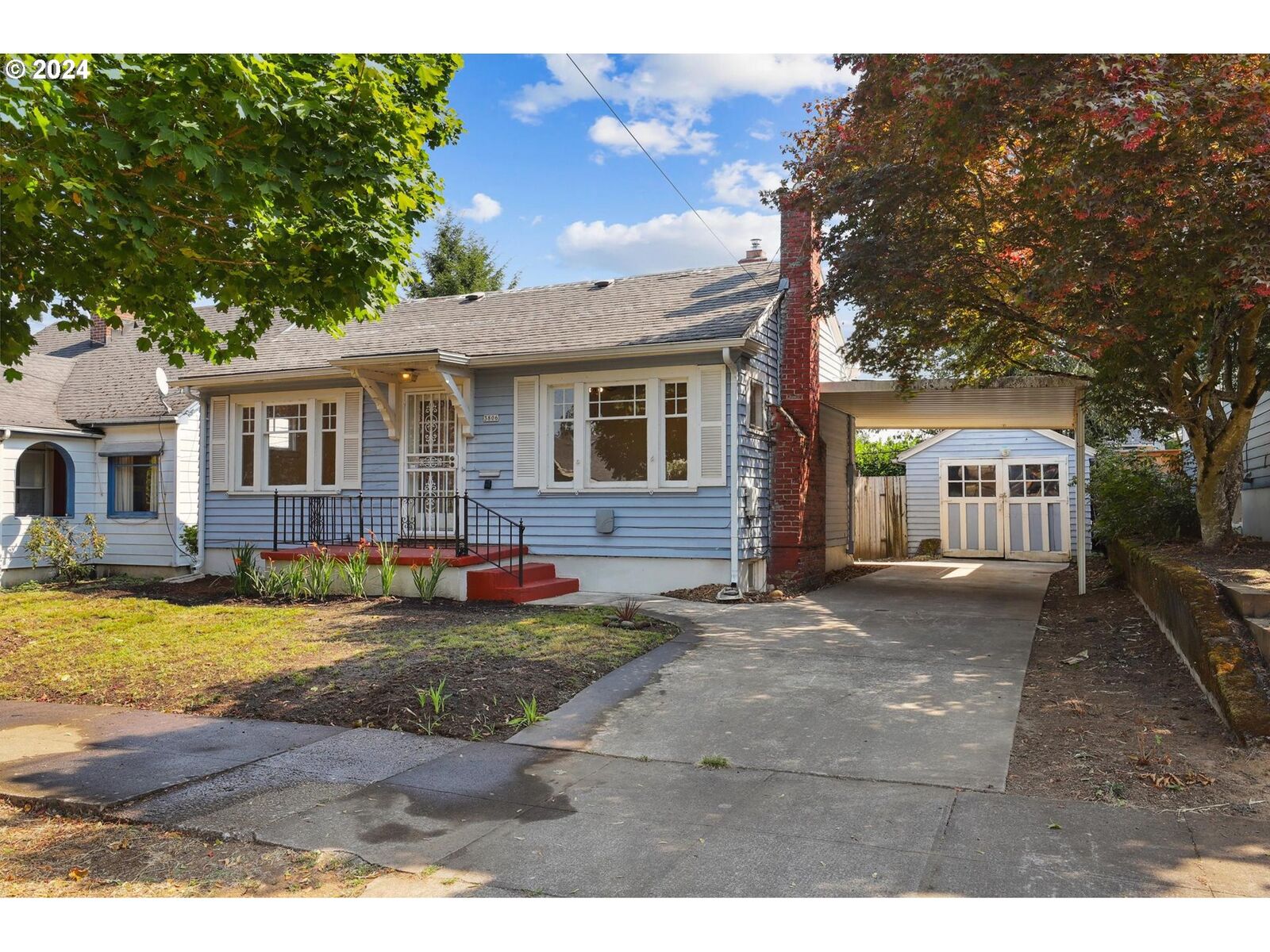 Property Photo:  3806 NE 68th Ave  OR 97213 