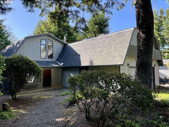 Property Photo:  315 Seagrove Loop  OR 97367 