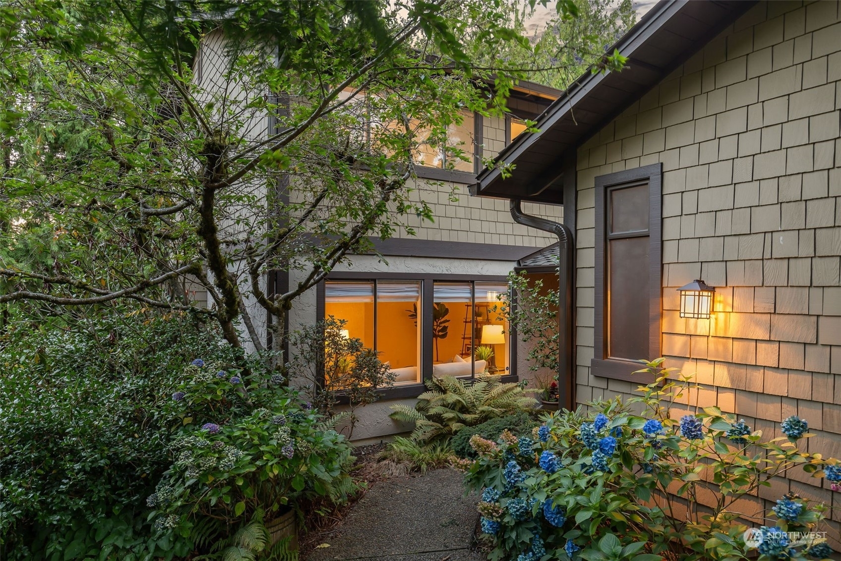 Property Photo:  11823 Stendall Drive N  WA 98133 