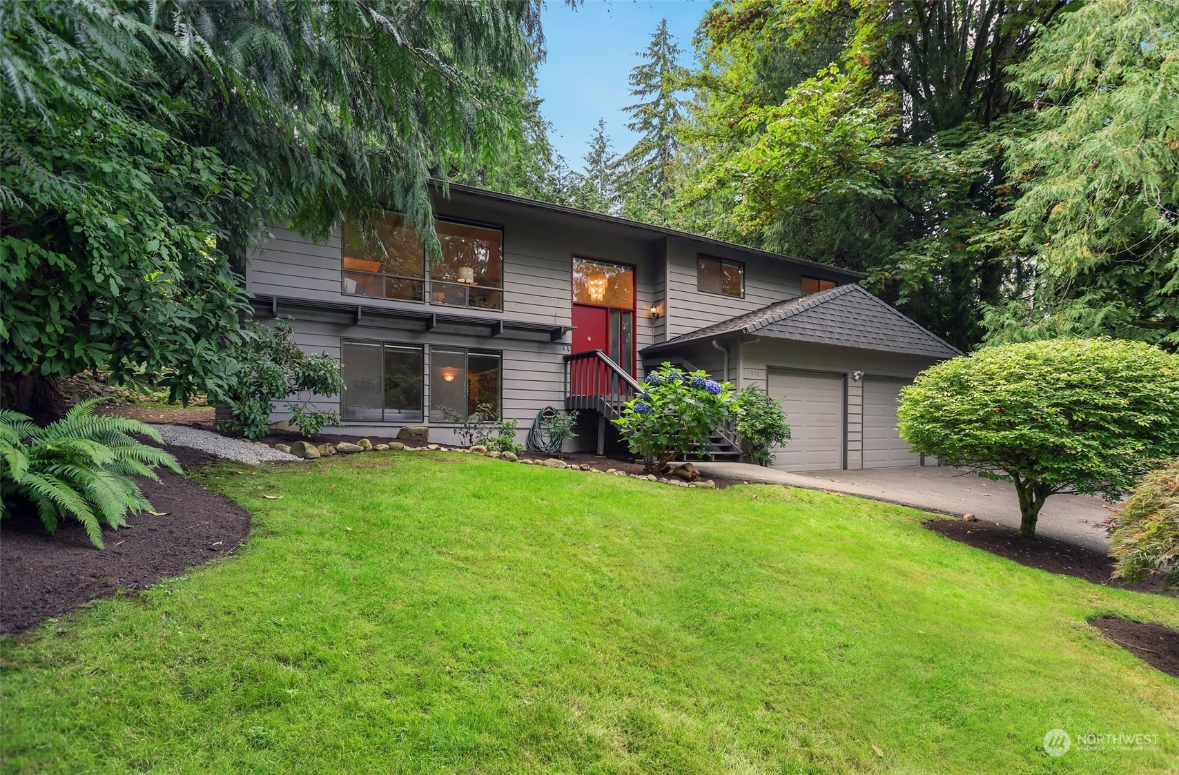 1590 Wildwood Boulevard SW  Issaquah WA 98027 photo