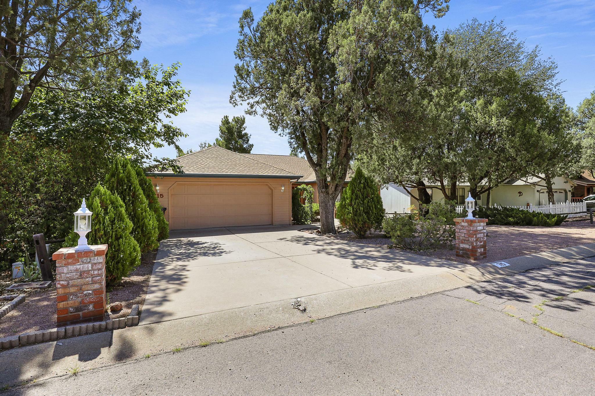 Property Photo:  715 W St Moritz Drive  AZ 85541 