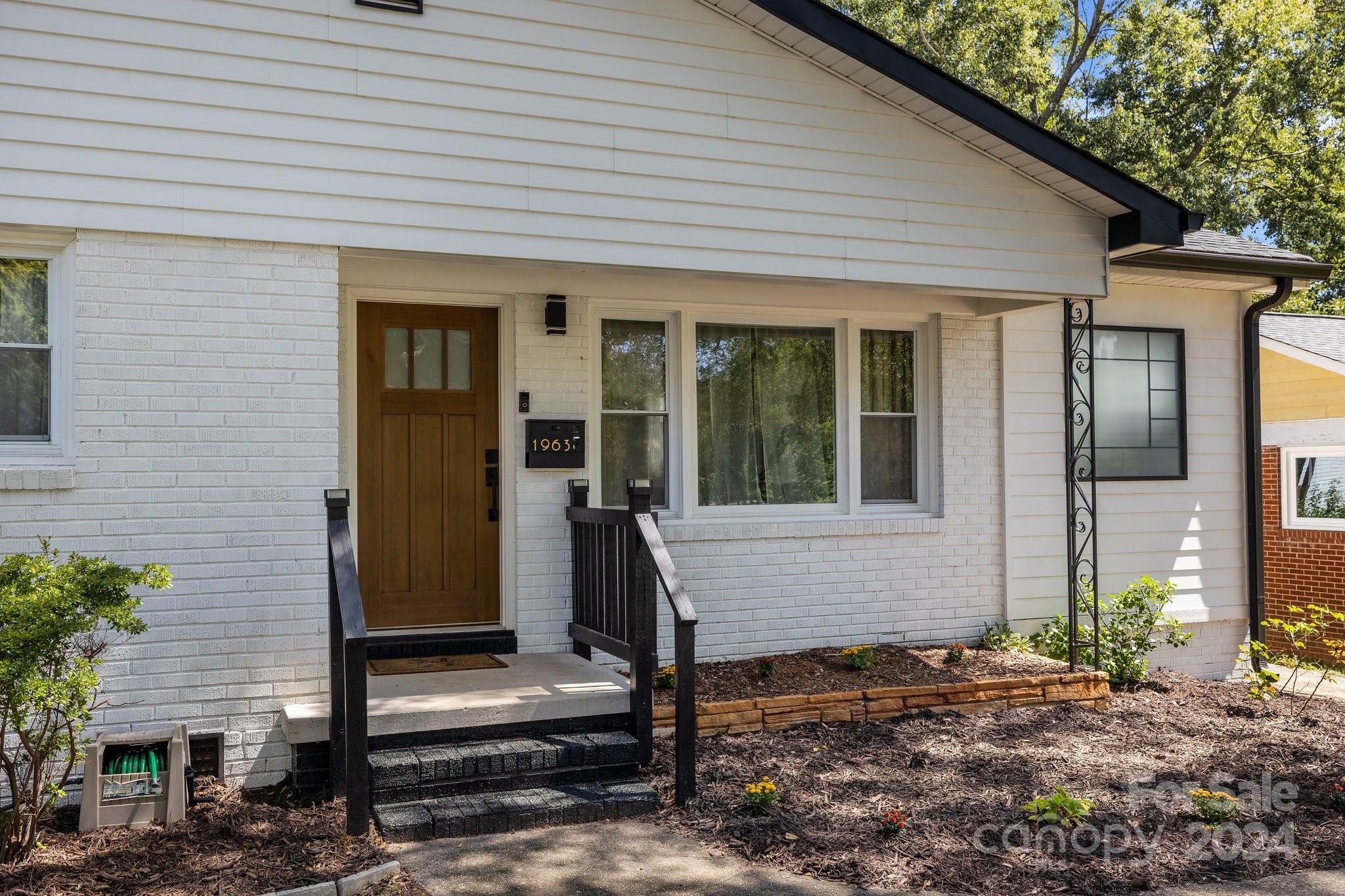 Property Photo:  1963 Woodland Drive  NC 28205 