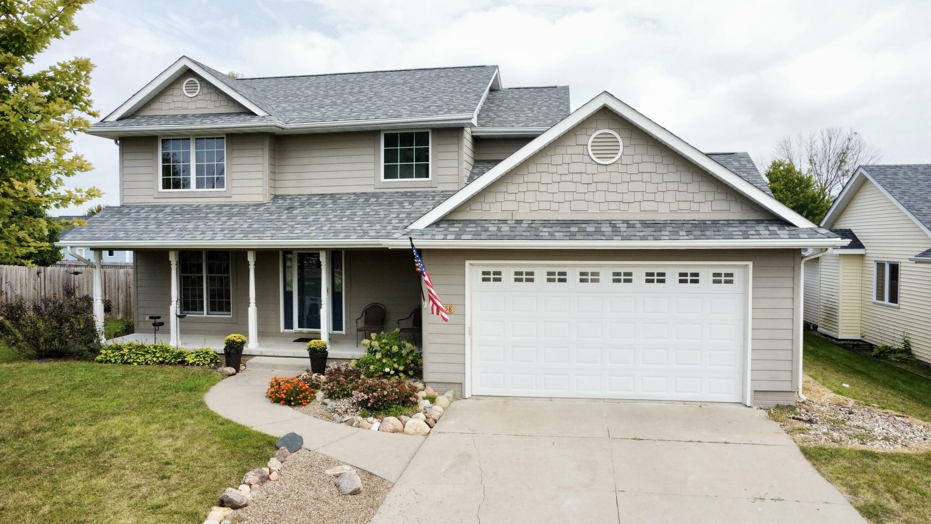 Property Photo:  658 Meadow Circle  IA 50124 