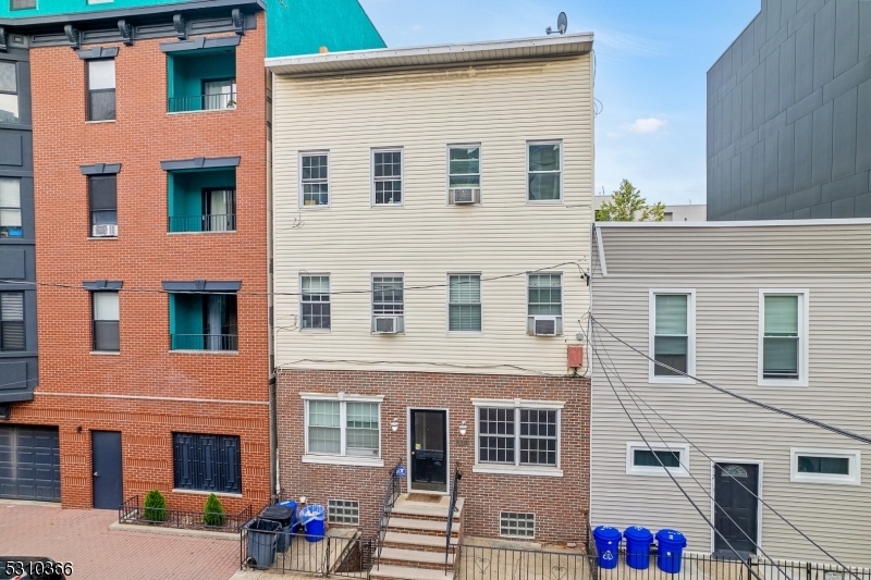 Property Photo:  410 Jefferson St 2L  NJ 07030 