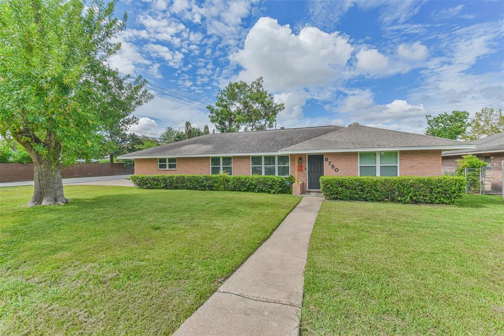 Property Photo: 8750 Sonneville Drive TX 77080