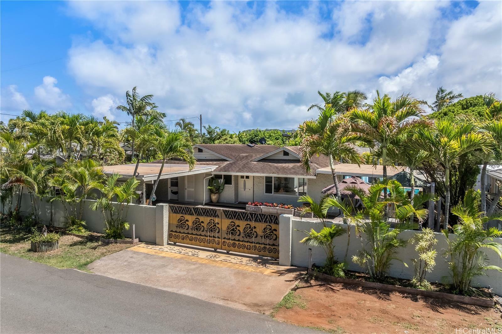 Property Photo:  163 Hauoli Street  HI 96734 