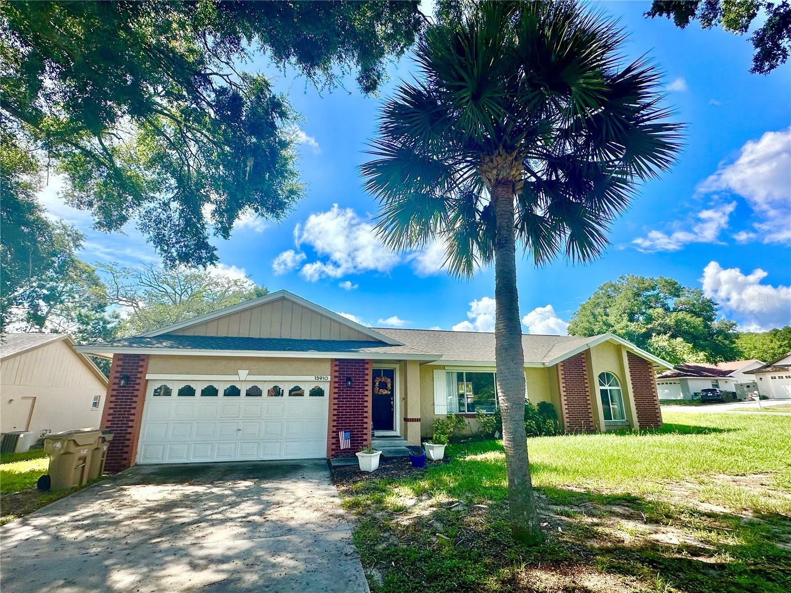 Property Photo:  15910 Summit Court  FL 34711 