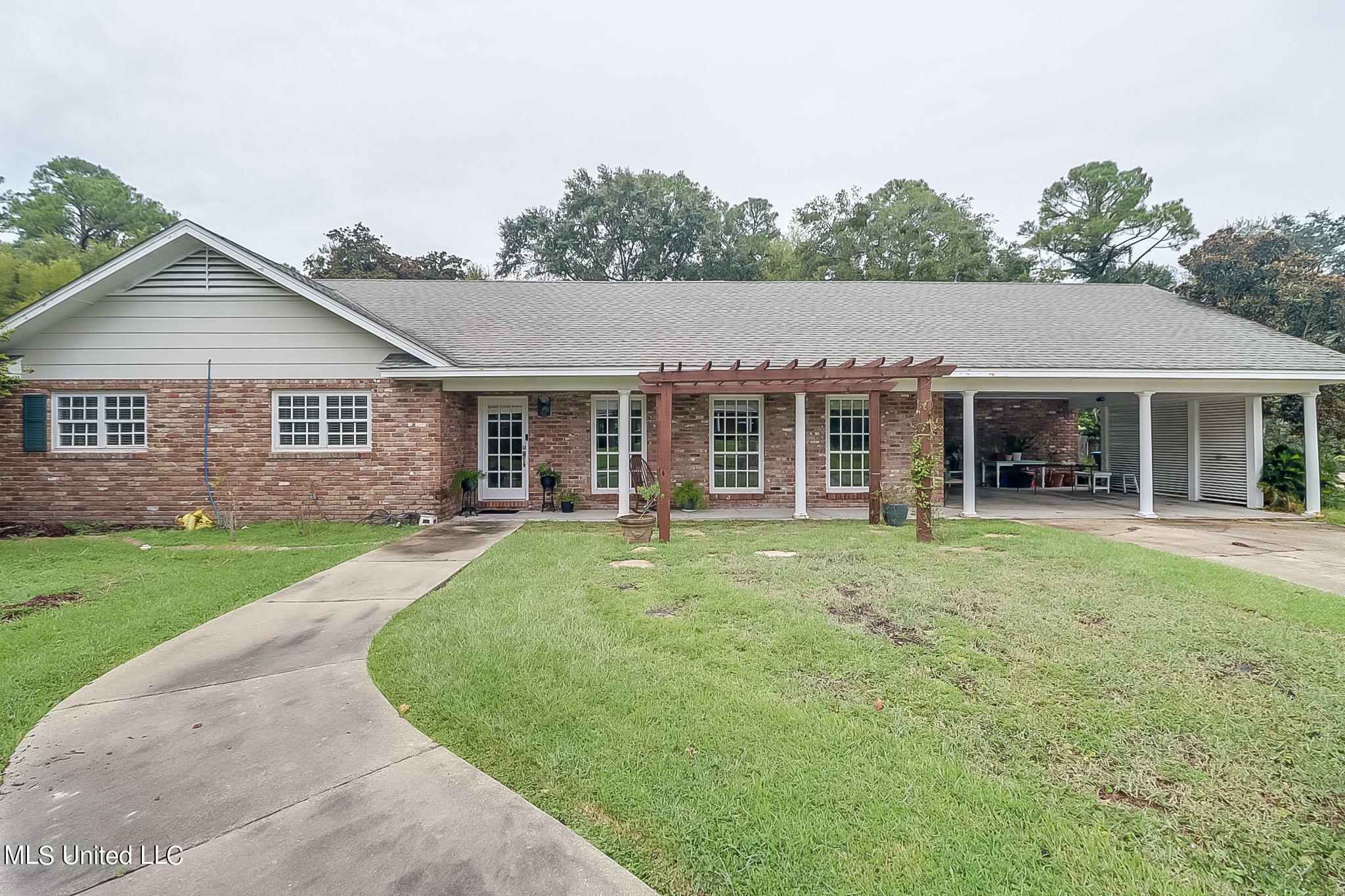 Property Photo:  1 Bayou View Drive  MS 39507 