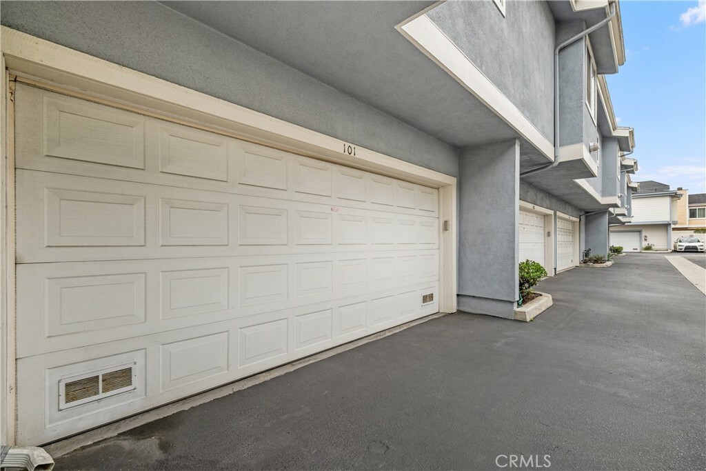 Property Photo:  2003 Artesia Boulevard 101  CA 90504 