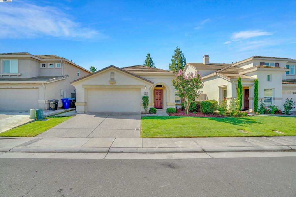 Property Photo:  4524 Woodhawk Way  CA 95843 