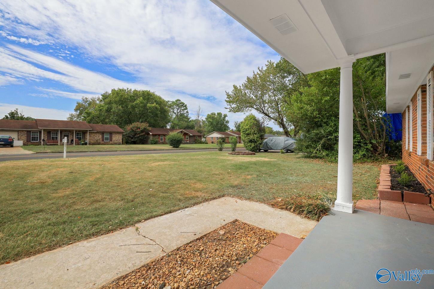 Property Photo:  1514 Thomas Drive  AL 35601 