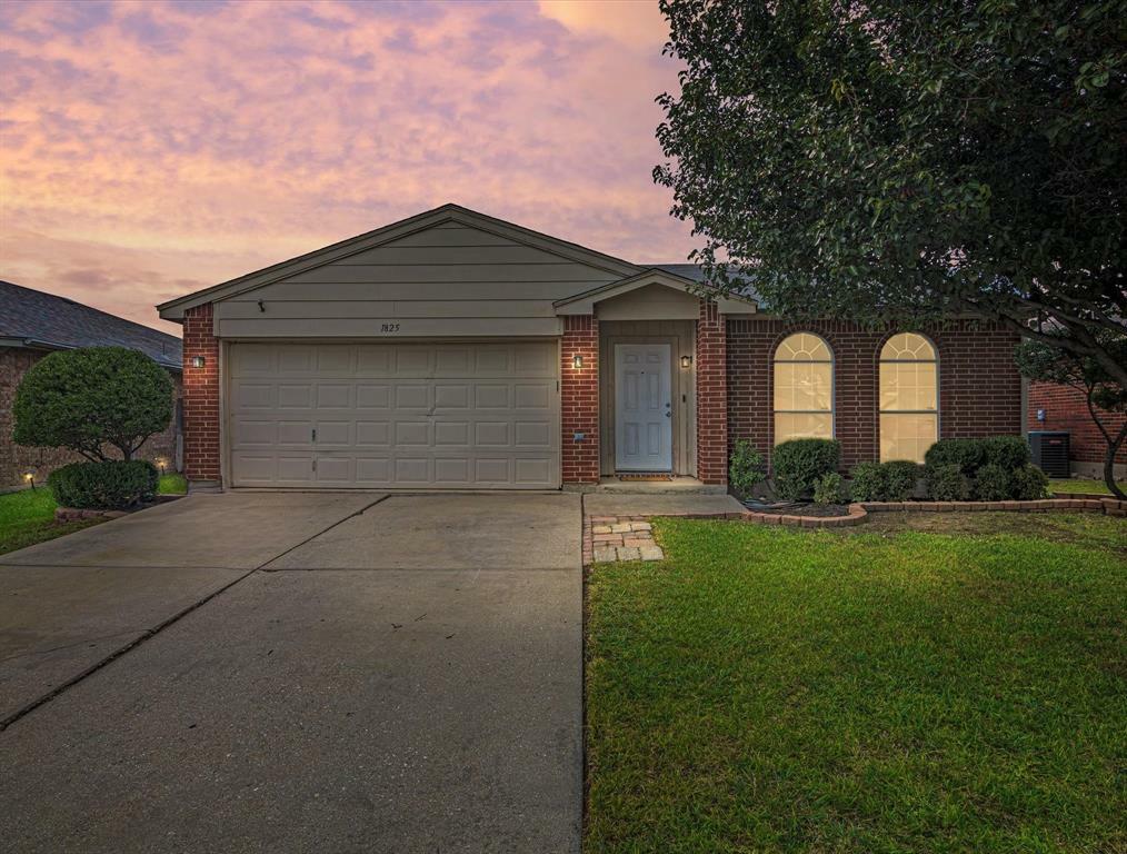 Property Photo:  1825 Lost Crossing Trail  TX 76002 