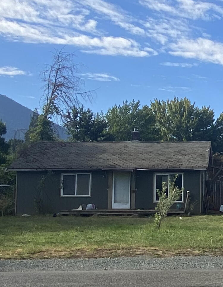 1665 Fruitdale Drive  Grants Pass OR 97527 photo