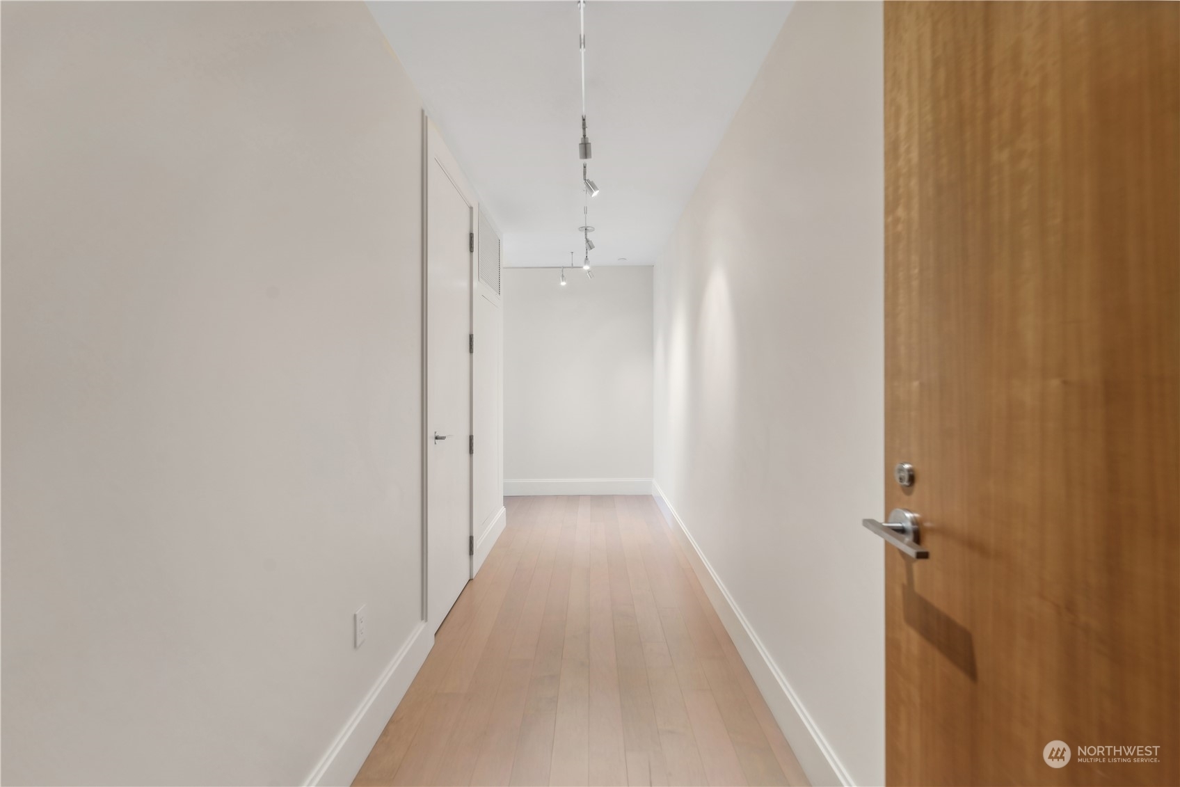 Property Photo: 1521 2nd Avenue 3102 WA 98101