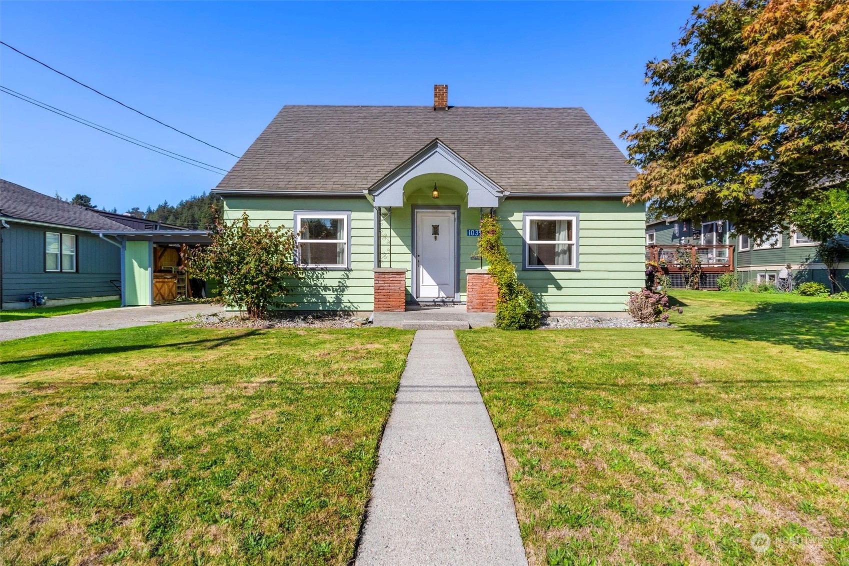 Property Photo:  1035 E Fairhaven Avenue  WA 98233 