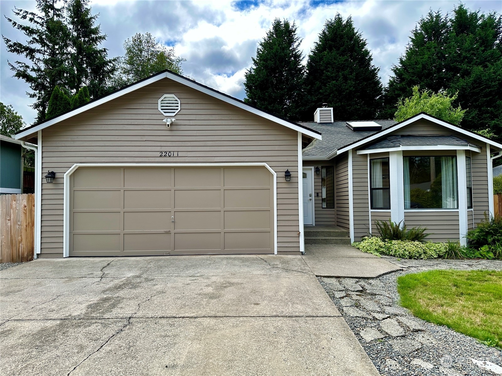 22011 SE 266th Place  Maple Valley WA 98038 photo