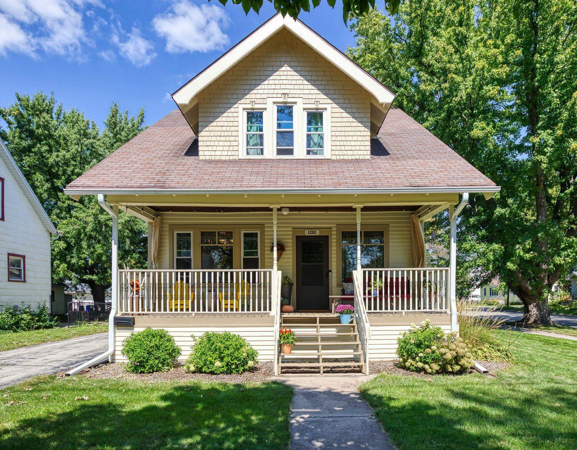 Property Photo:  1202 W Lawrence Street  WI 54914-5247 