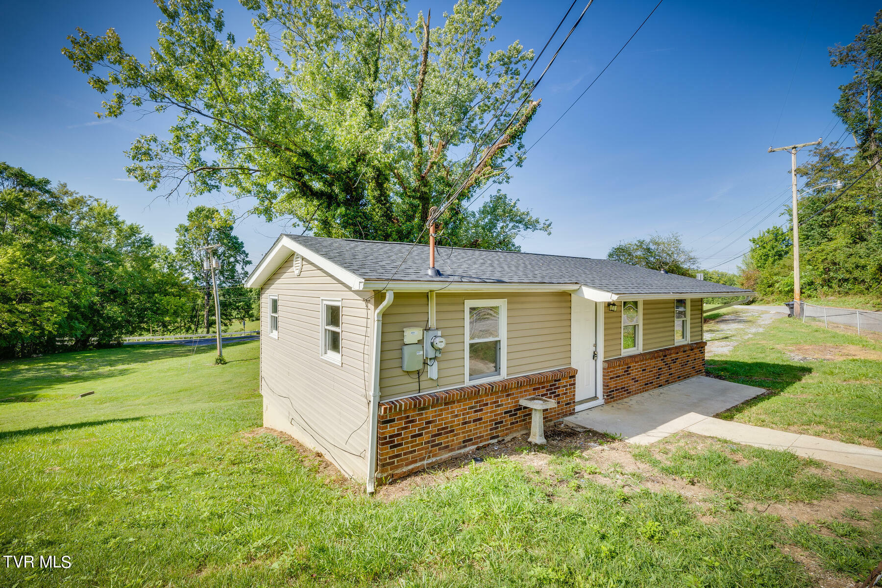 Property Photo:  1118 East State Street  TN 37620 