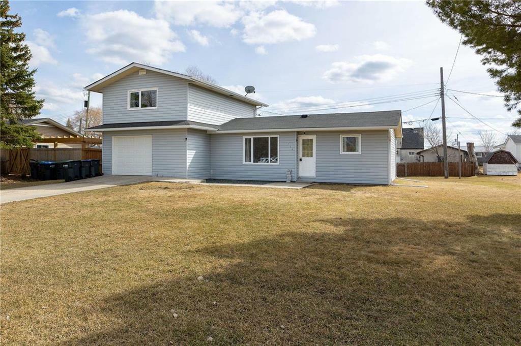 Property Photo:  250 James Avenue West  MB R0G 1K0 