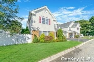 Property Photo:  9 Lavern Drive  NY 11953 