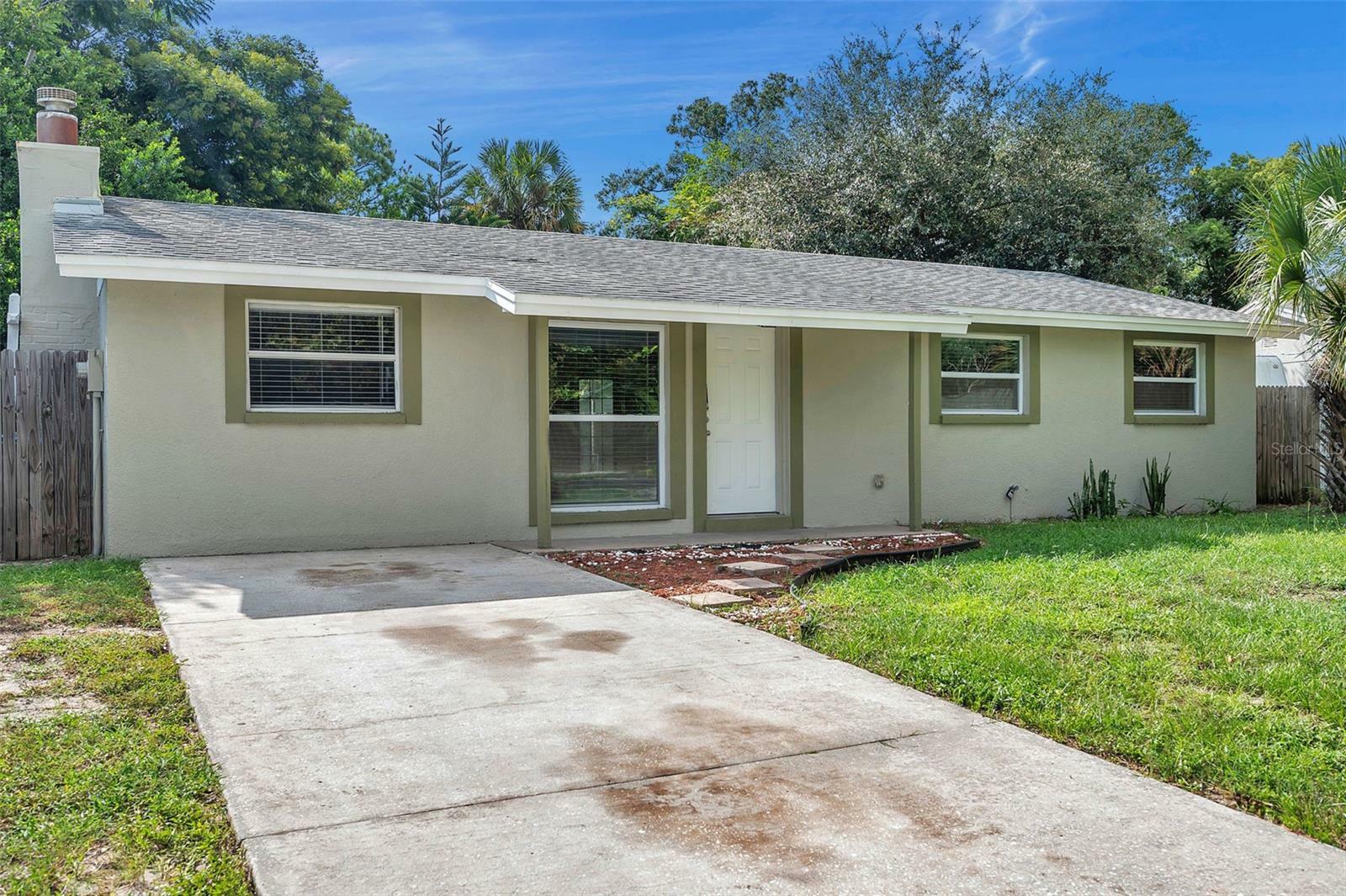 Property Photo:  6430 Willow Wood Lane  FL 33634 