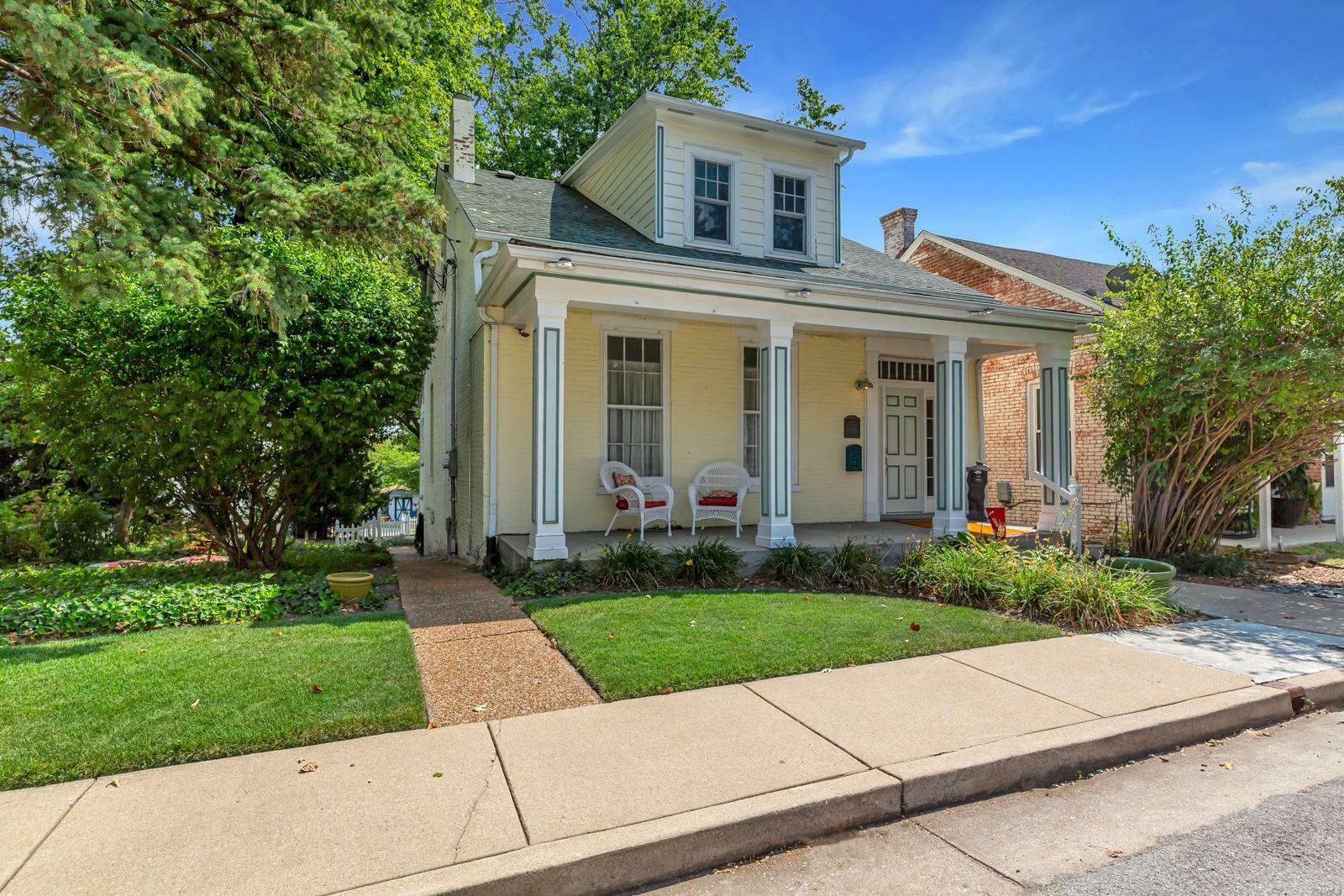 Property Photo:  906 S 3rd Street  MO 63301 