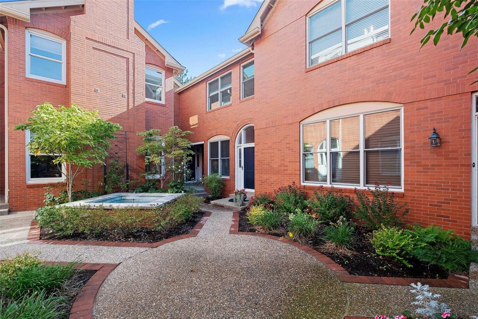 Property Photo: 4525 Laclede Avenue 6 MO 63108