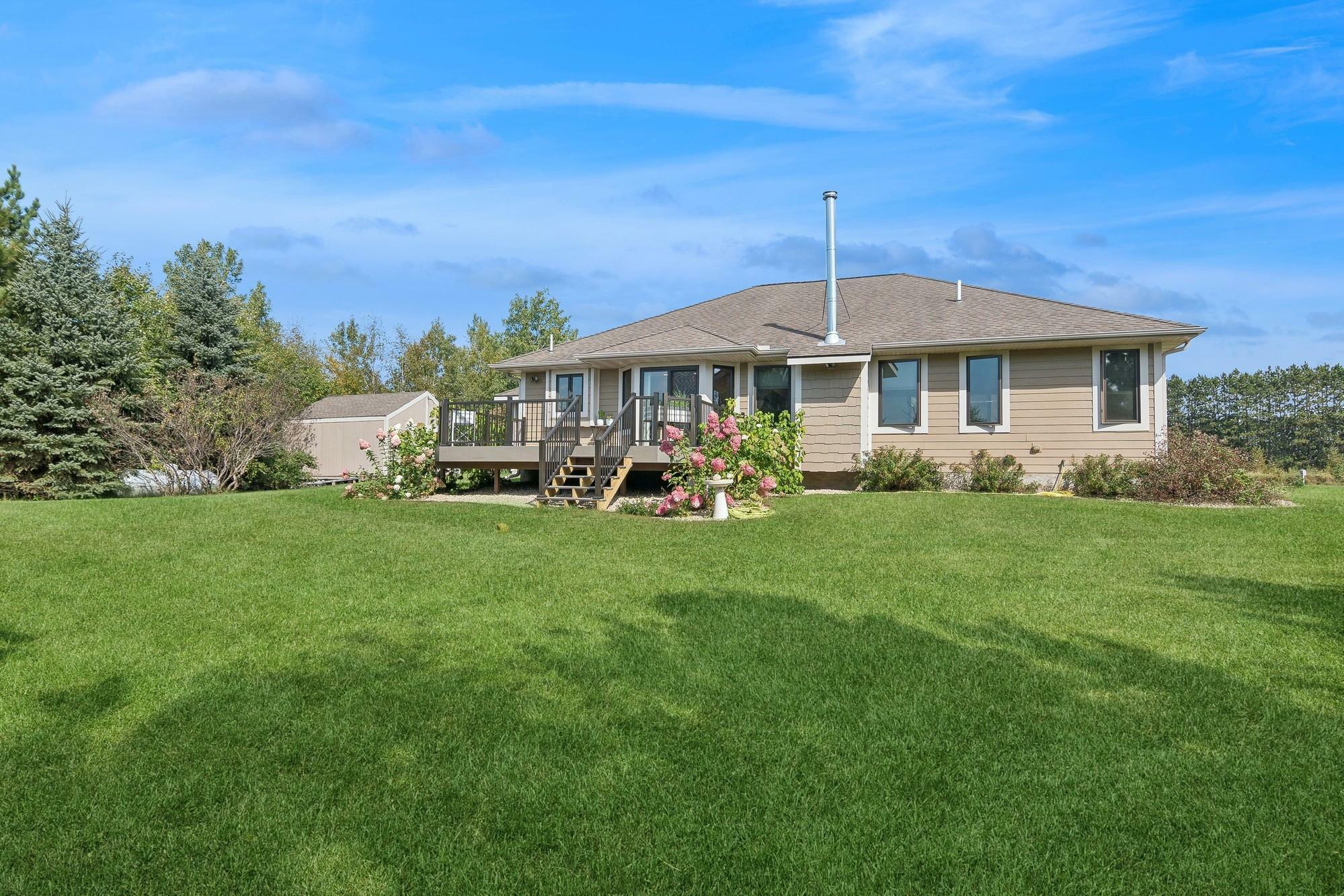 Property Photo:  1425 Carriage Hill Drive  MN 55037 