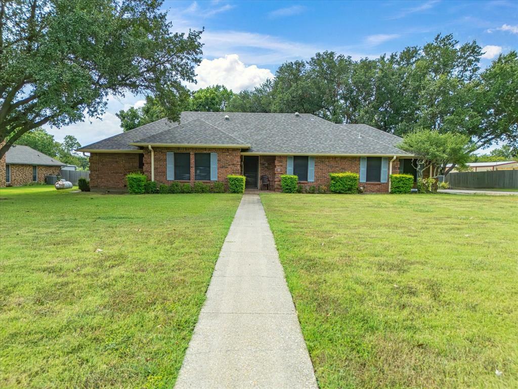 Property Photo:  6188 Quail Run  TX 75142 