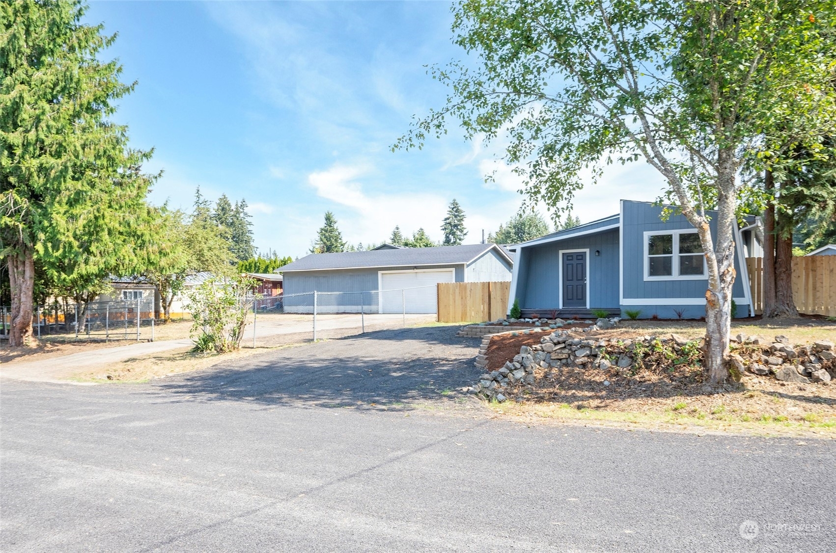 Property Photo:  15919 84th Avenue E  WA 98375 